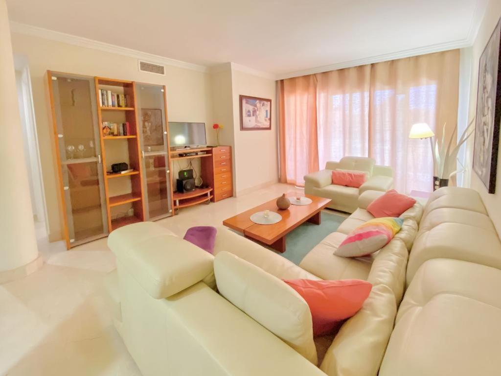 Apartamento En Los Patios De Santa Maria Golf มาร์เบยา ภายนอก รูปภาพ
